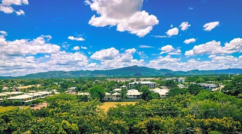 Allure Hotel & Apartments Townsville Bagian luar foto
